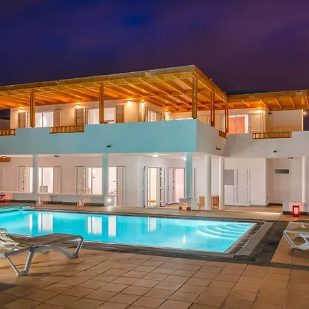 Villa Dedalos - A Luxury Large Villa With A Heated Pool In Puerto Calero Buitenkant foto