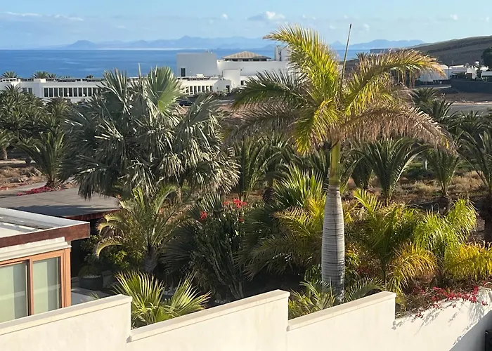 Villa Dedalos - A Luxury Large Villa With A Heated Pool In Puerto Calero