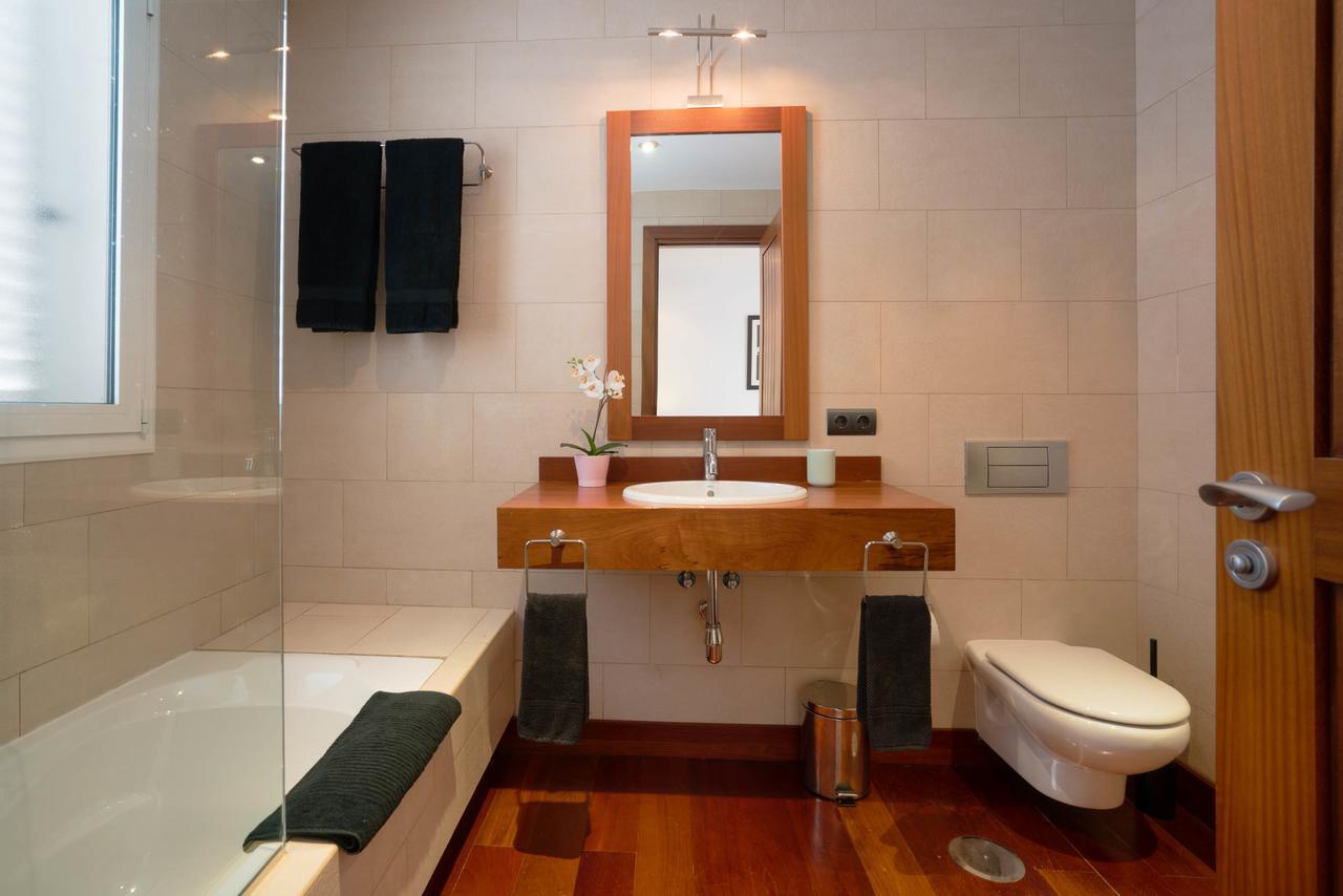 Villa Dedalos - A Luxury Large With A Heated Pool In *